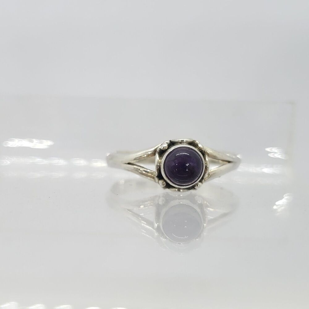 Size 8 Sterling Silver and Amythest Ring Mishapen 925